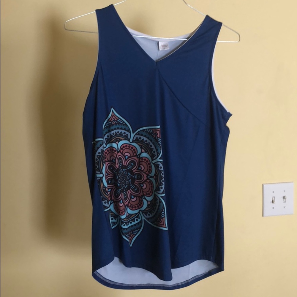 graphic tank top, size L